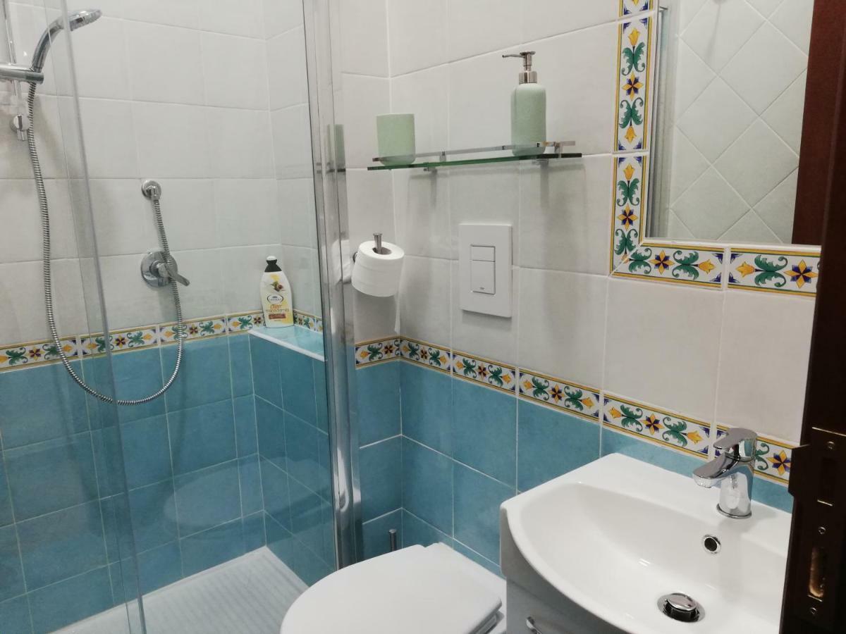 Casa Lillina A Toledo , Near Piazza Del Plebiscito Napoli